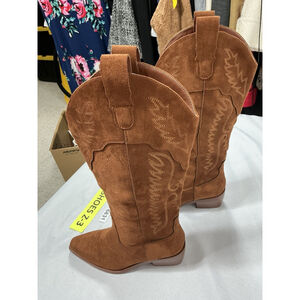 Womans Excellent Condition Knee High Western Style Boots Brown 7.5 Pointed Toe